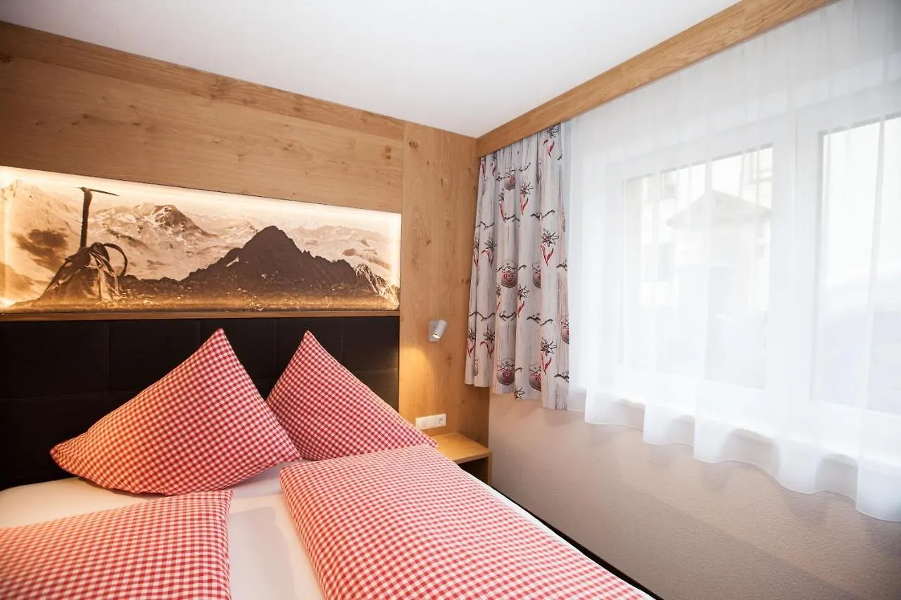 Bed & Breakfast Haus Kuechelspitz Bed and Breakfast Ischgl Österrike